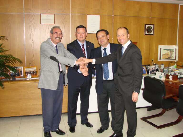 ASAJA FIRMA UN ACUERDO CON CAJAMAR PARA OFRECER A SUS SOCIOS PRODUCTOS Y SERVICIOS  EN CONDICIONES VENTAJOSAS