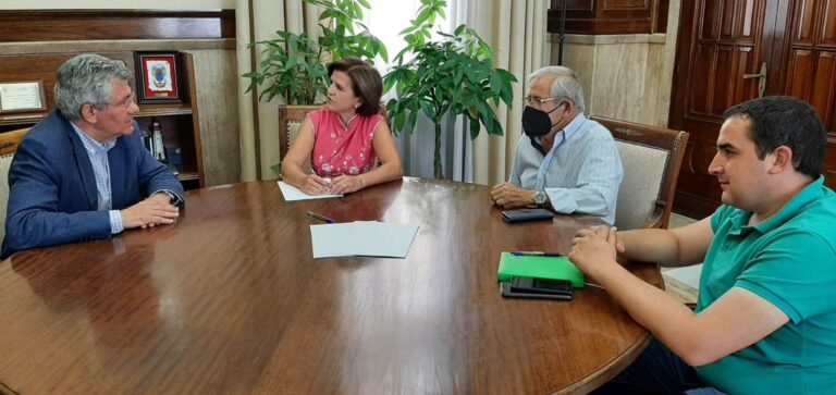 Primera toma de contacto entre la nueva presidenta de Asaja Almería y el subdelegado suplente