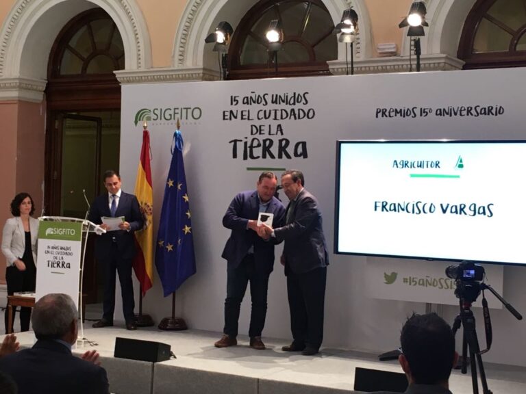 Francisco Vargas presidente de Asaja Almería galardonado en el Acto entrega Premios 15 aniversario SIGFITO.