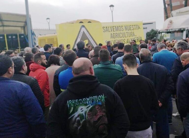 El sector de frutas y hortalizas se moviliza en Madrid para exigir medidas contra la crisis actual de precios