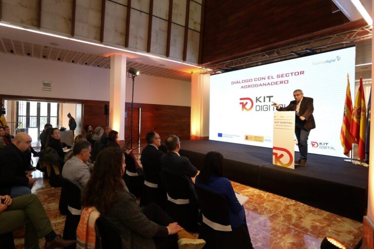 Red.es presentó Kit Digital en Teruel donde se celebró un diálogo sobre digitalización con el sector agroganadero