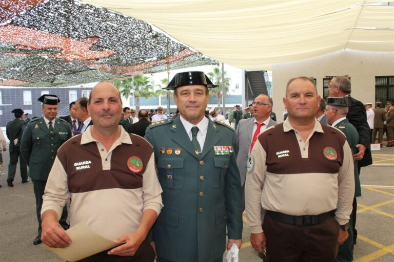 Dos guardas rurales de AGASA reciben una mención honorífica de la guardia civil