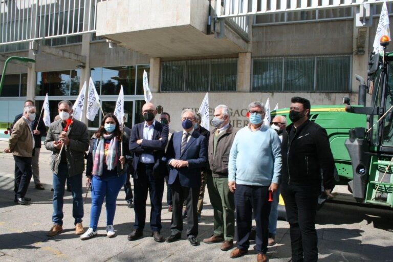 El sector agrario protesta en Córdoba contra la reforma de la PAC