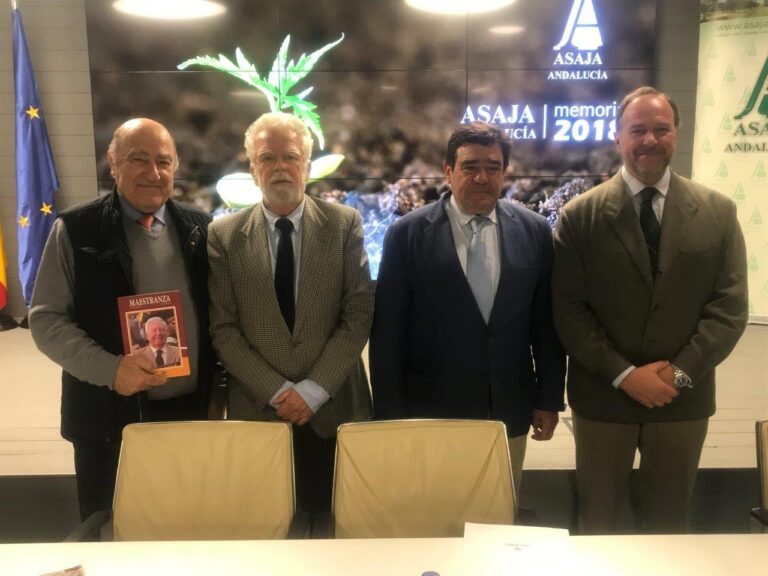 El secretario general de agricultura, Vicente Pérez, presentó el plan andaluz para la mejora de la competitividad