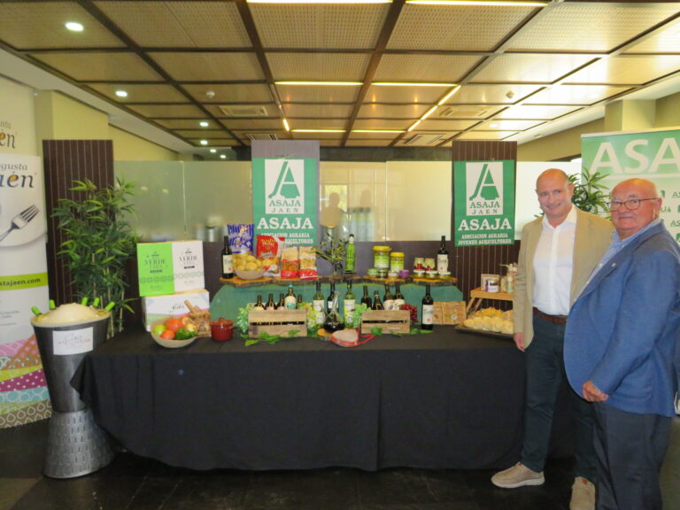 Casi un centenar de agricultores y ganaderos de la provincia asisten a uno de los nuevos maridajes de Asaja Jaén
