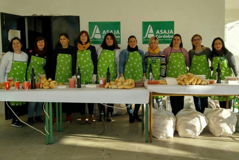 Asaja promociona el consumo de aceite de oliva en los colegios y la universidad por el Día de Andalucía