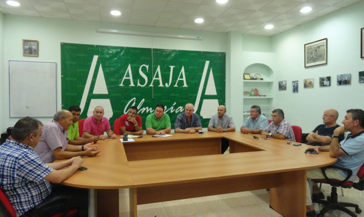 ASAJA y los concejales de Agricultura del poniente se reúnen para analizar la evolución de la recogida de los restos vegetales