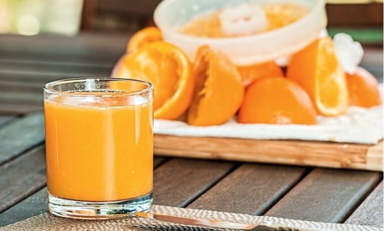 Asaja Valencia AVA valora la rectificación de Consumo de subir el IVA al zumo de naranja ante las críticas del sector