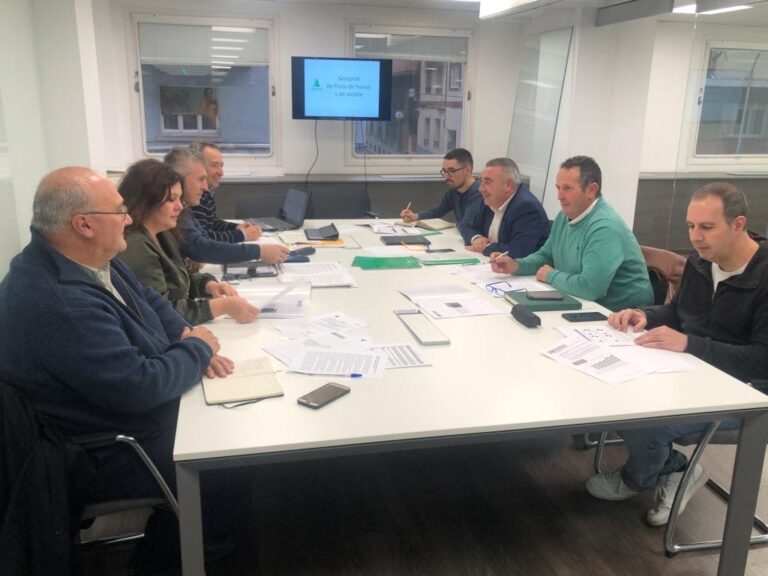 Asaja exige medidas de urgencia para atajar la crisis de precios que sufre el sector de la fruta