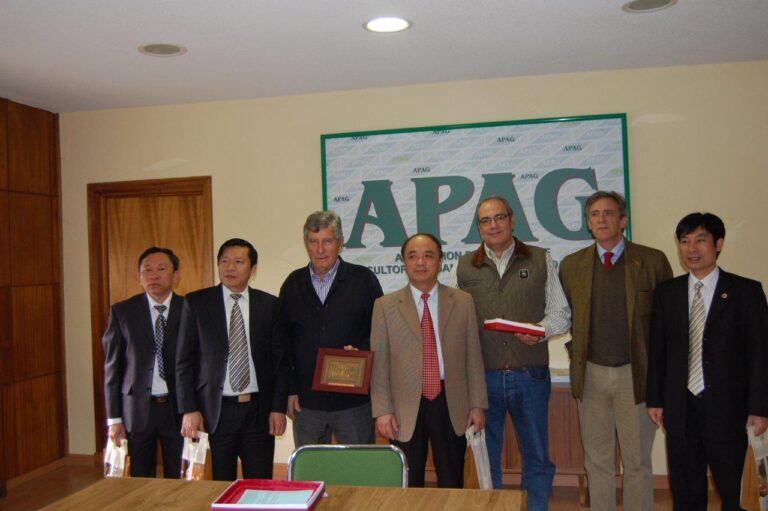 Un grupo de Vietnamitas visita  las instalaciones de APAG-ASAJA Guadalajara