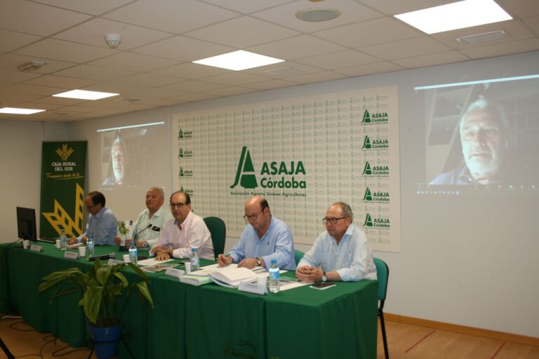 Asaja Córdoba celebra su asamblea general destacando la situación preocupante de la agricultura por la sequía y los altos costes