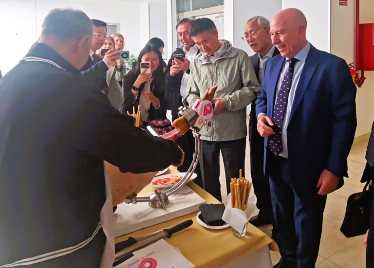 INTERPORC destaca ante el viceministro de Agricultura de China la seguridad alimentaria de los productos porcinos españoles