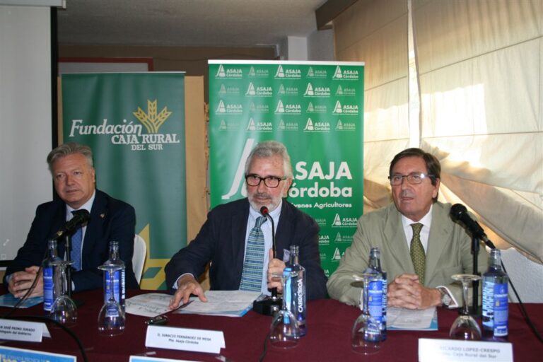 Más de 200 agricultores abordan el almendro como una de las mejores alternativas de cultivo en el Valle del Guadalquivir