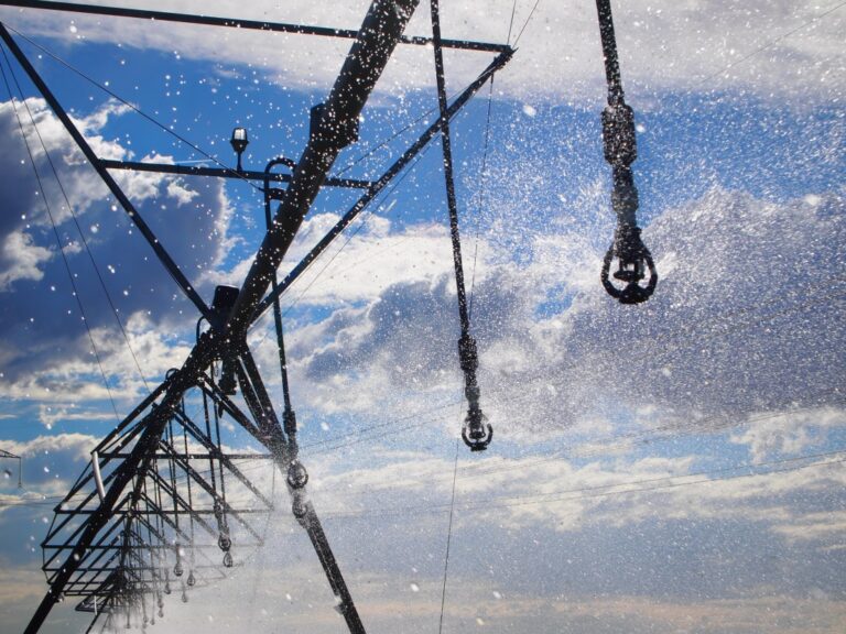 A petición de ASAJA, el Gobierno prorroga la medida que permite a los regantes cambiar sin coste la potencia de tarifa eléctrica en menos de 12 meses