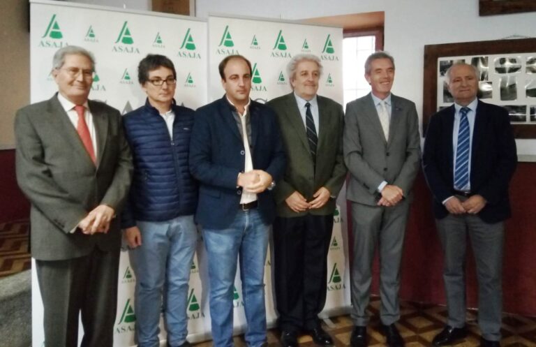 Asaja de Ávila centra su mirada en los retos del sector porcino español en la primera sesión del ciclo de jornadas veterinarias