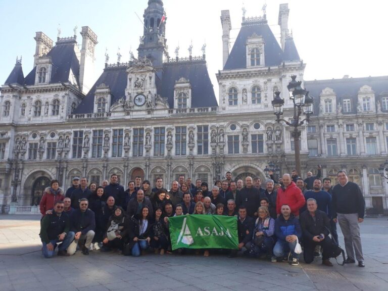 Concluye la visita de agricultores leoneses a la feria agrícola de París