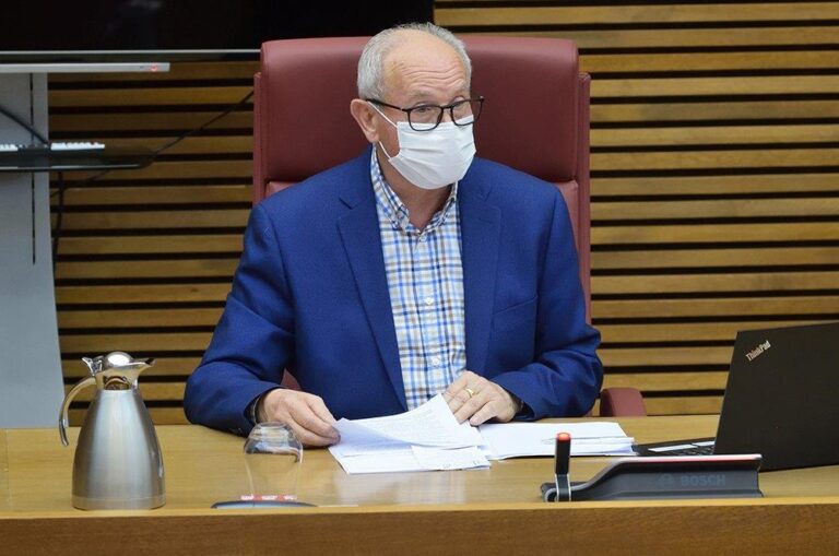 Aguado urge a Les Corts a investigar por qué el precio de los cítricos baja en el campo y sube al consumidor
