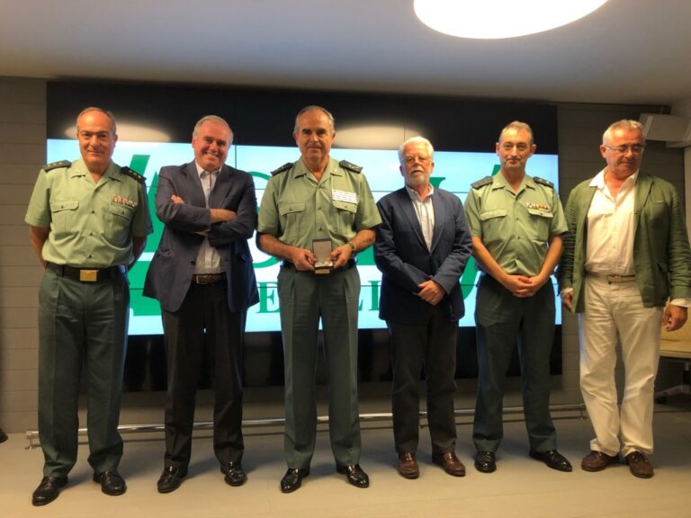 Asaja Sevilla concede la distinción de honor a la guardia civil por su colaboración permanente con los agricultores y ganaderos