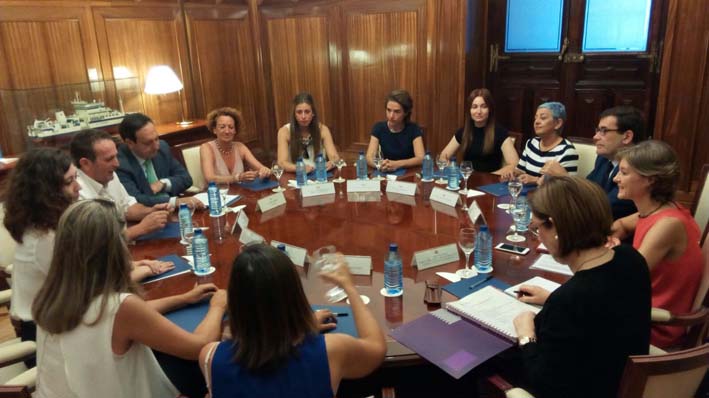 Empresarias de APAG EXTREMADURA ASAJA-MUJER mantienen un encuentro con la Ministra de Agricultura en funciones, Isabel García Tejerina
