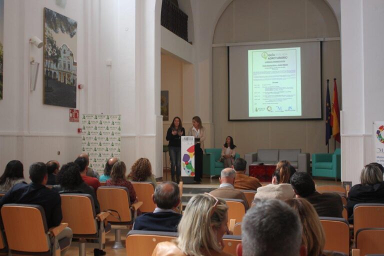 ASAJA Málaga presenta la I Guía Agroturística de la provincia de Málaga