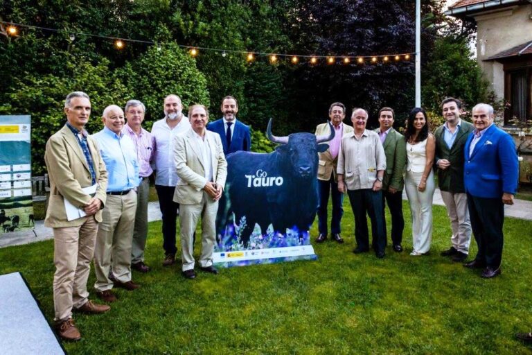 Gran éxito en la presentación de TAURO en Santander