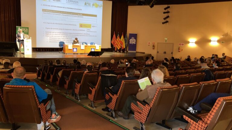 Asaja Alicante reúne a 200 productores de limón en la I Jornada de Cítricos celebrada en Orihuela