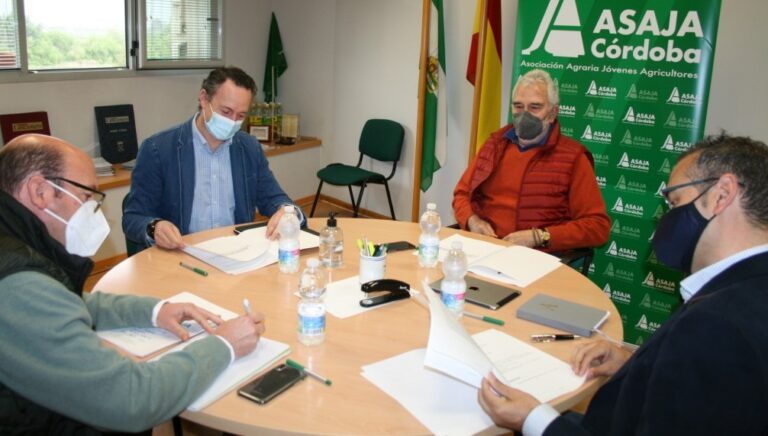 Asaja Córdoba traslada a la Junta las demandas del sector agrícola, ganadero, forestal y cinegético