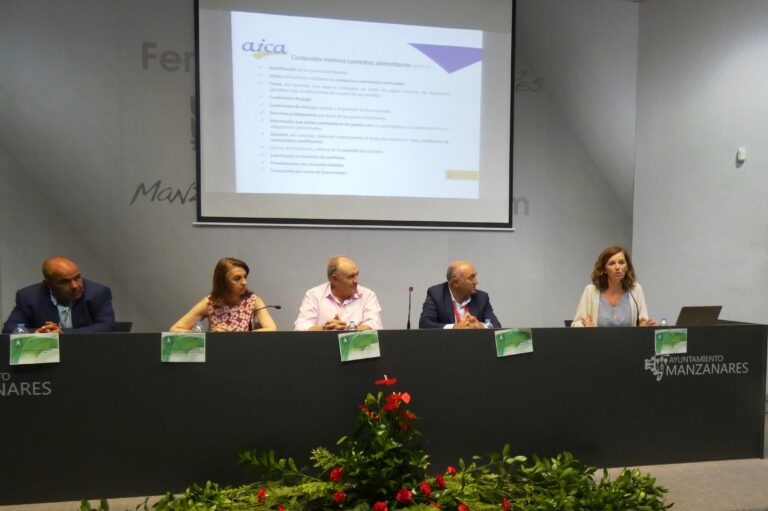Asaja Ciudad Real recuerda en FERCAM la obligatoriedad de firmar los contratos con el precio pactado antes de entregar el producto