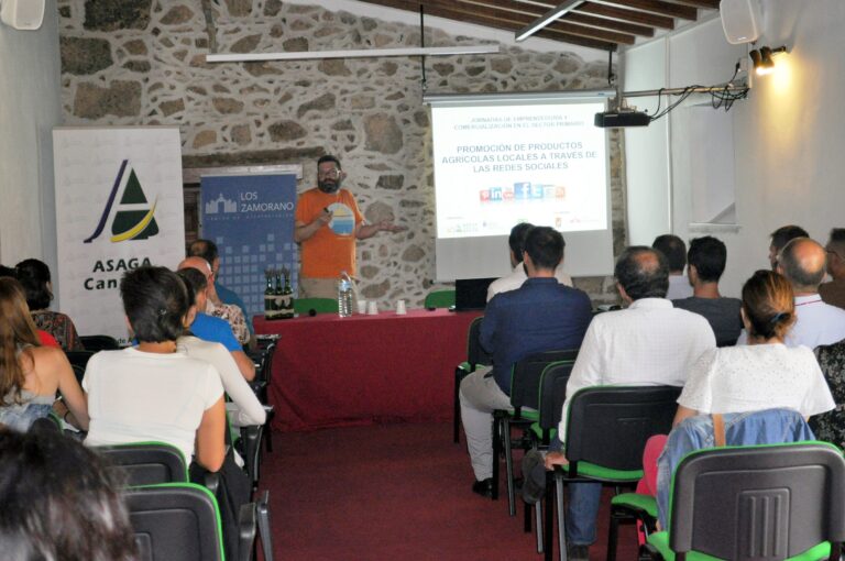 Formación, planificación, control de los costes y uso de las nuevas tecnologías, entre los aspectos claves para emprender y comercializar en el sector agrario