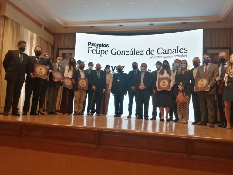 Asaja Córdoba, La Voz de Córdoba y el Cabildo Catedral entregan los galardones de los premios ‘Felipe González de Canales’ al sector agrario
