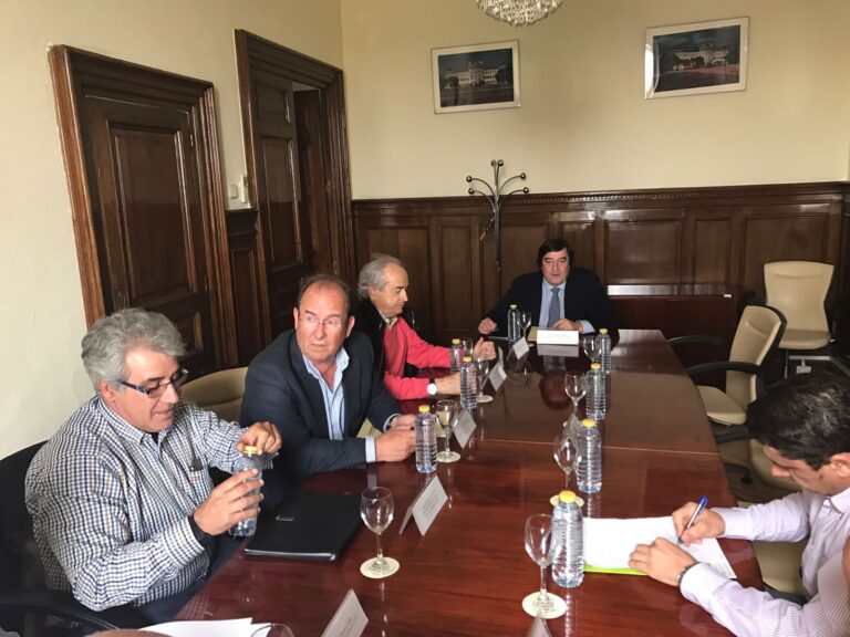 Asaja Cáceres exige en el Ministerio la aplicación de la directiva europea del etiquetado del tabaco