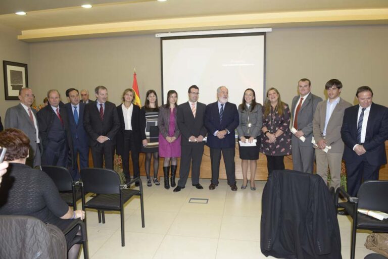 Arias Cañete entrega los premios Jóvenes Agricultores de ASAJA