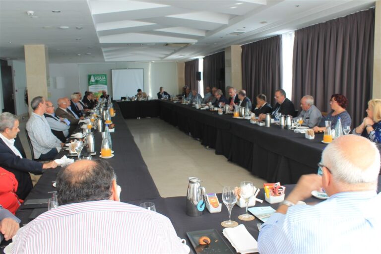 Eladio Aniorte (Asaja Alicante) participa en El Foro Pro Agua y más de 40 representantes de regantes concluyen que el Pacto Nacional del Agua es una mentira más del Gobierno para no abordar el problema