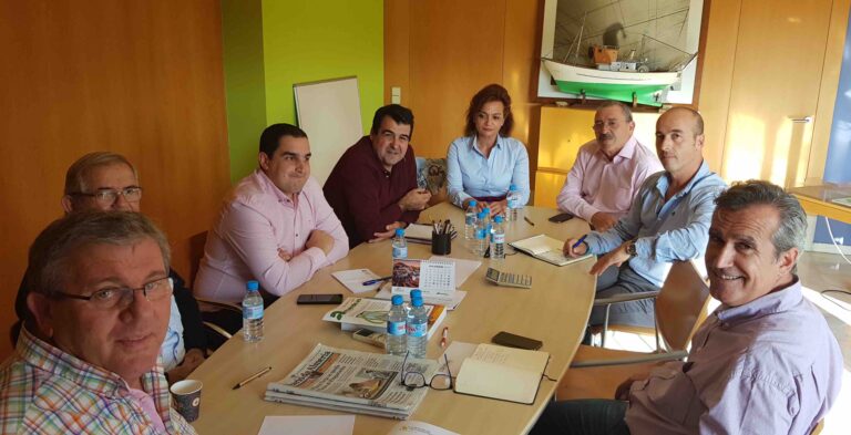 Almería: Organizaciones agrarias y comercializadoras se reúnen para analizar y tomar medidas ante la crisis estructural del sector