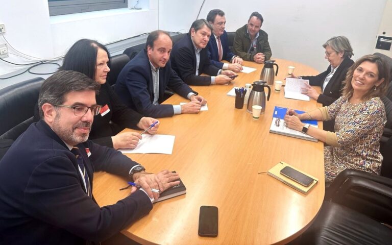 ASAJA pide a los grupos parlamentarios que apoyen la exclusión del lobo del LESPRE para garantizar la protección de la ganadería