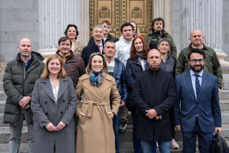 ASAJA ARAG pide eliminar la prohibición de cazar lobos en el Alto Duero y en el resto de España