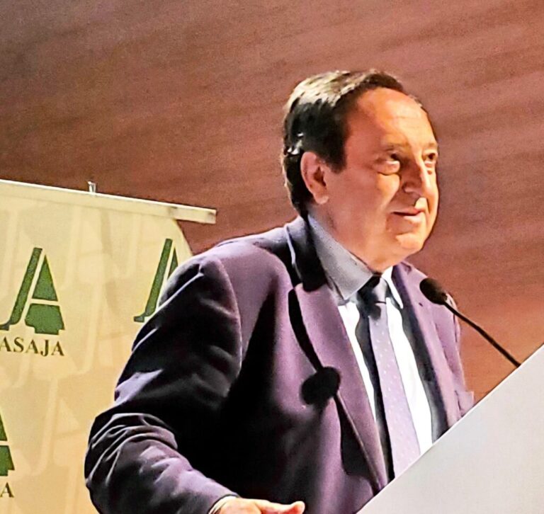 Pedro Barato reclama en Palencia menos regulación y más apoyo real a los profesionales del campo