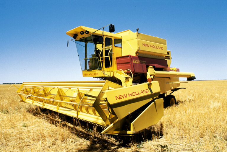 New Holland celebra medio siglo de cosechadoras de doble rotor
