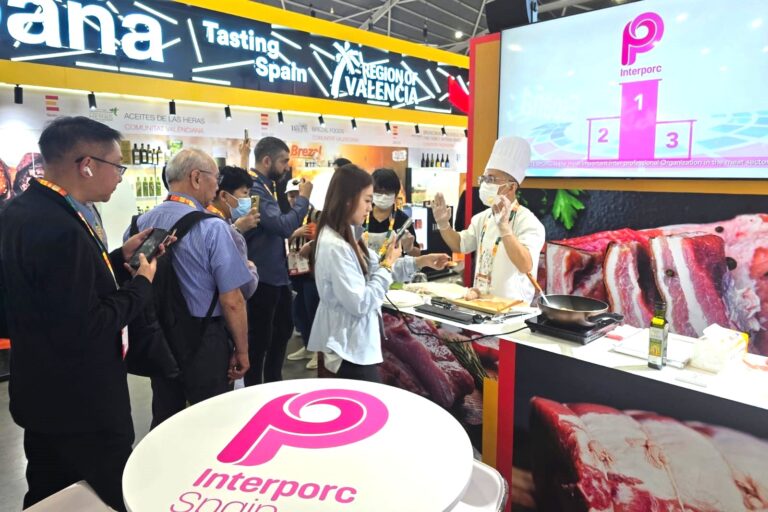 INTERPORC consolida la posición del porcino español en Asia en la feria Food & Beverage en Singapur