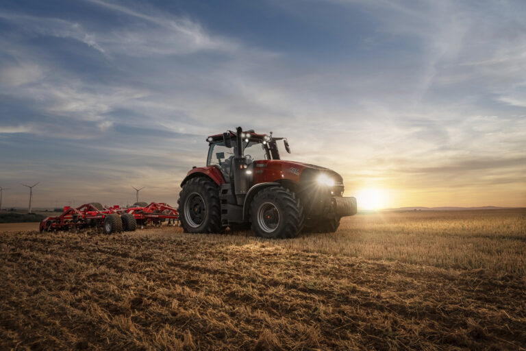 Más potencia, características mejoradas y tecnología simplificada para los tractores Magnum de Case IH
