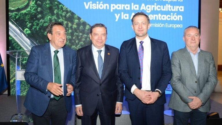 El presidente de ASAJA se reúne hoy con el Comisario Europeo para defender los intereses del campo español