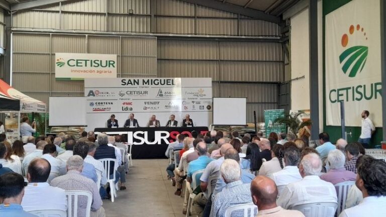 Más de 500 agricultores se reúnen en Fernán Núñez (Córdoba) para abrir el año agrícola y alertar por la falta de agua