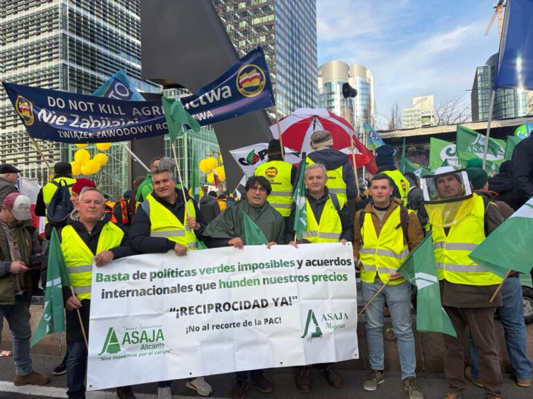 ASAJA Alicante alza la voz en Bruselas contra las políticas que asfixian al campo