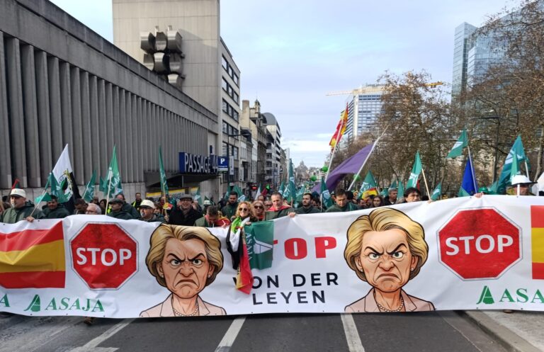 Asaja-Córdoba participa en la protesta europea por el mantenimiento de un presupuesto propio y autónomo para la PAC