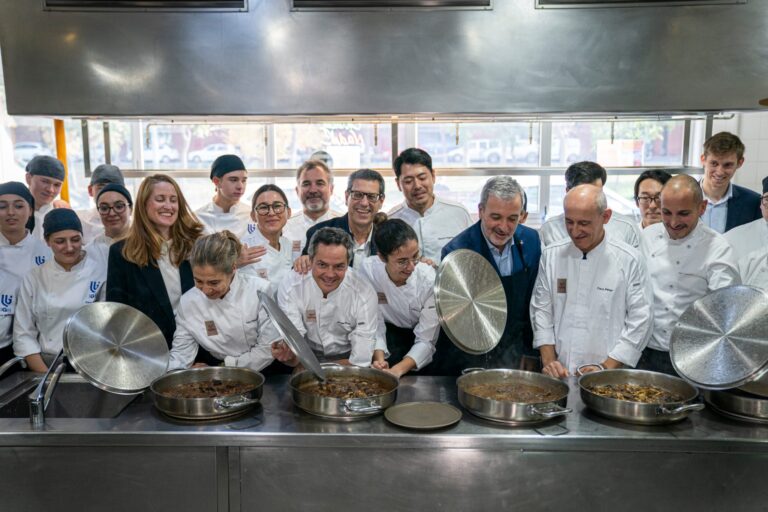 Más de 1.500 raciones solidarias: el Ayuntamiento de Barcelona, Provacuno y 11 chefs Estrella Michelin colaboran con entidades sociales que apoyan a personas en situación de vulnerabilidad