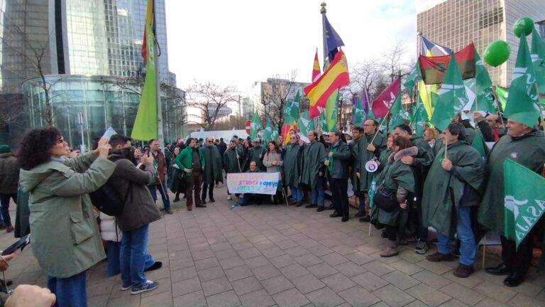 La manifestación del sector agrario en Bruselas frena el tratado con Mercosur