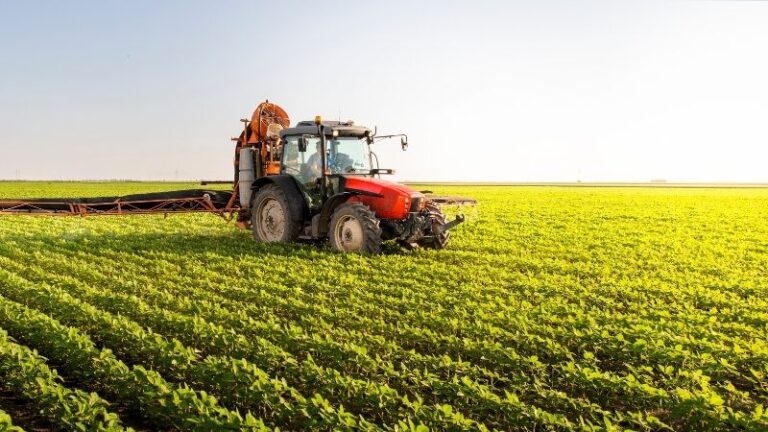 La comunidad agraria europea exige medidas urgentes ante la crisis de fertilizantes mientras espera el Plan de Acción de la UE