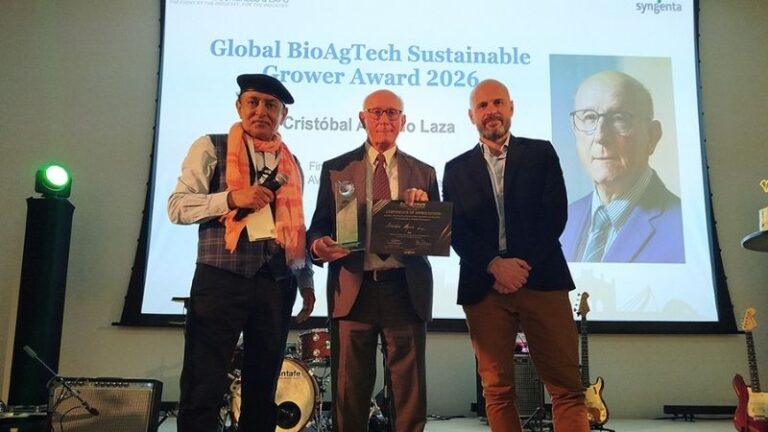 El Congreso BioAgTech premia en Valencia al presidente de AVA-ASAJA, Cristóbal Aguado, por su impulso a la innovación y la agricultura sostenible