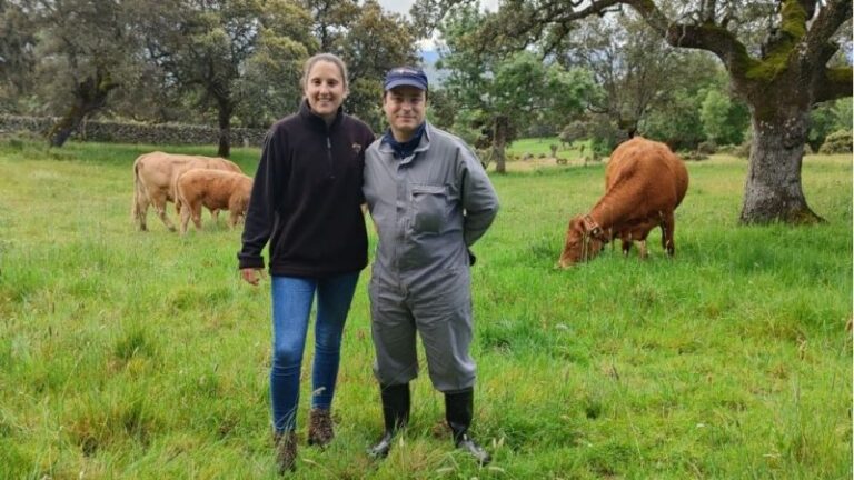 Vacuno, ibérico y apicultura en la Reserva de la Biosfera: un modelo diversificado y con venta directa en el Valle del Sangusín