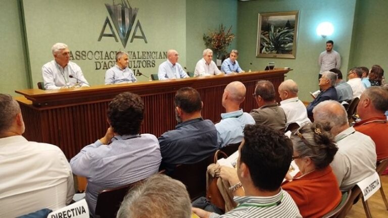 La asamblea general de AVA-ASAJA apoya las movilizaciones contra las políticas agroambientales